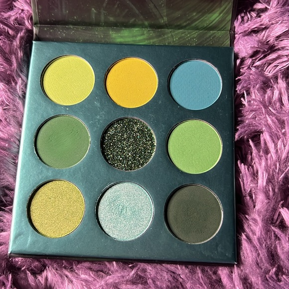 Time Eye Shadow Palette - Picture 3 of 4